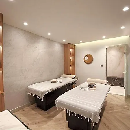 Hotel Mula 5*
